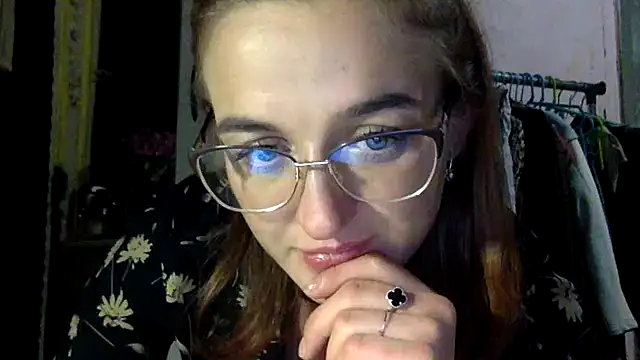 Snapshot of OVER_HIGH chatting on November 2025 01:15:01 AM OVER HIGH online show from November 2025 01:15:01 AM