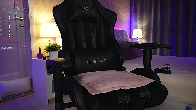 Amely Young online show from December 2024 03:48:01 AM