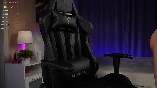 Amely Young online show from January 2025 12:48:02 AM