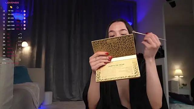 Amely Young online show from September 2025 04:33:02 AM