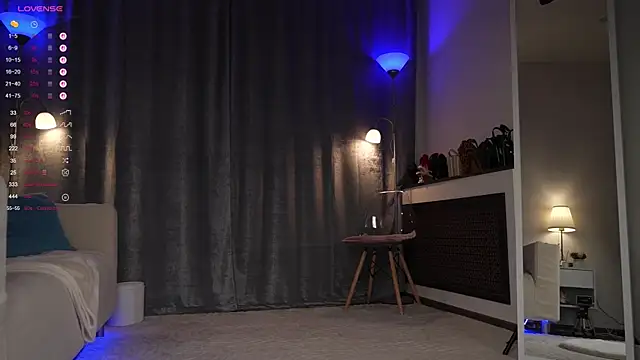 Amely Young online show from September 2025 02:57:01 AM