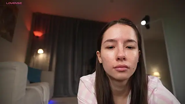 Amely Young online show from October 2025 12:30:02 AM