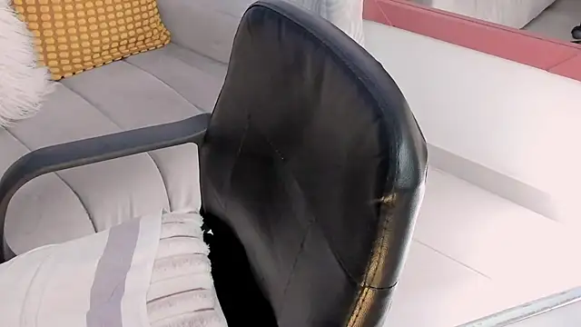 Pamela Rosal online show from March 2025 04:10:01 PM