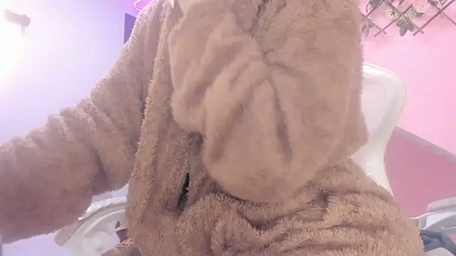 Snapshot of meribeth303av chatting on February 2025 01:23:01 AM meribeth303av online show from February 2025 01:23:01 AM