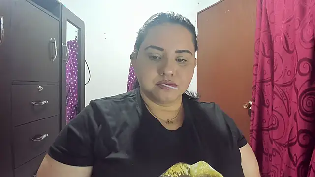 Snapshot of tetasgrandes_karol chatting on January 2025 08:21:02 PM tetasgrandes karol online show from January 2025 08:21:02 PM