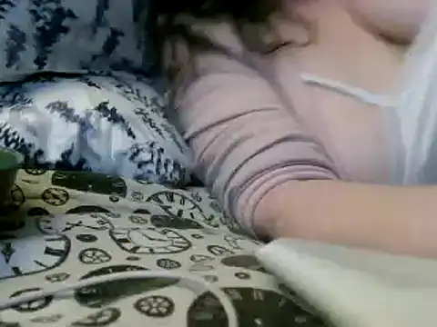 Snapshot of WHITEDAROSE chatting on February 2025 09:28:01 PM WHITEDAROSE online show from February 2025 09:28:01 PM