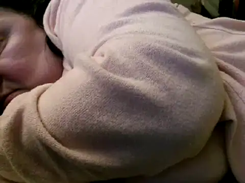 Snapshot of WHITEDAROSE chatting on February 2025 11:04:01 AM WHITEDAROSE online show from February 2025 11:04:01 AM