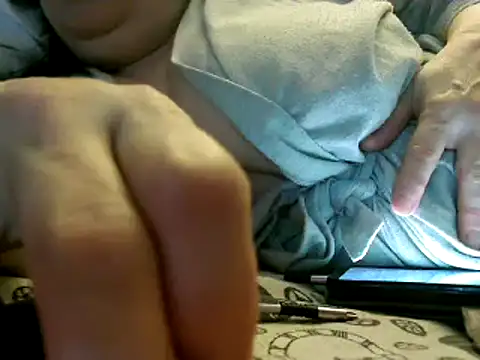 Snapshot of WHITEDAROSE chatting on March 2025 08:01:02 PM WHITEDAROSE online show from March 2025 08:01:02 PM