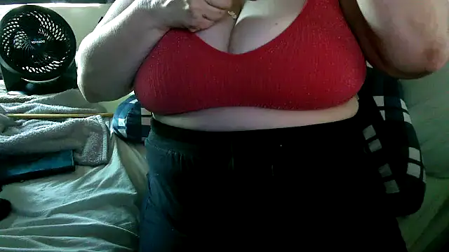 Snapshot of WHITEDAROSE chatting on October 2025 09:33:01 PM WHITEDAROSE online show from October 2025 09:33:01 PM