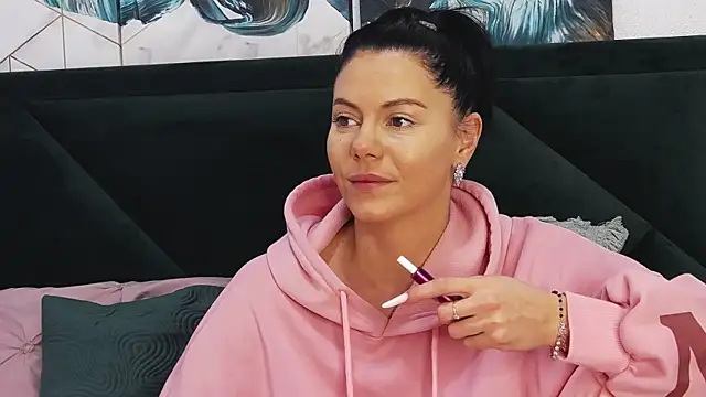 tanyagrey online show from December 2024 07:00:01 AM