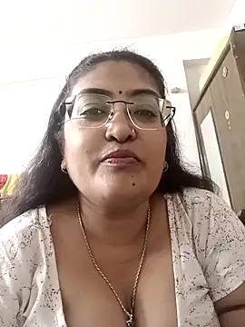 LAVERNIYA  online show from September 2025 05:14:01 PM