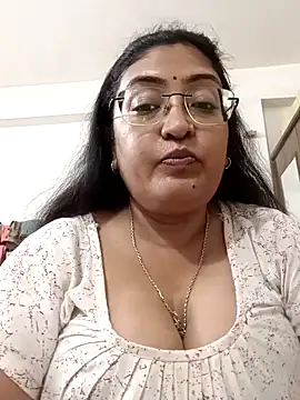 LAVERNIYA  online show from September 2025 05:06:01 PM