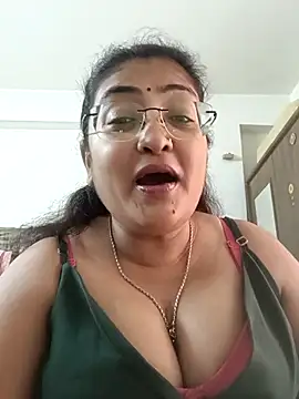 LAVERNIYA  online show from November 2025 05:53:01 AM