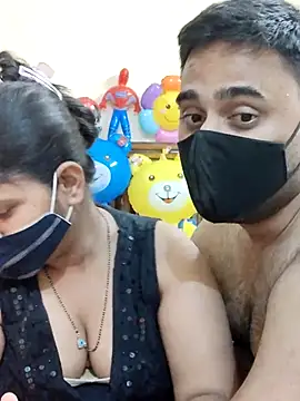 Snapshot of IND_COUPLE1 chatting on February 2025 04:46:02 PM IND COUPLE1 online show from February 2025 04:46:02 PM