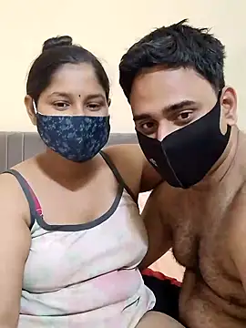 Snapshot of IND_COUPLE1 chatting on March 2025 06:25:01 PM IND COUPLE1 online show from March 2025 06:25:01 PM
