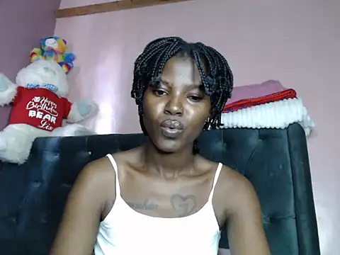 TrishaKalid online show from December 2024 09:12:02 AM