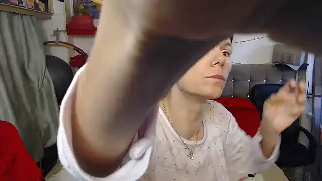 Snapshot of kellyterapy chatting on October 2025 12:48:02 PM kellyterapy online show from October 2025 12:48:02 PM