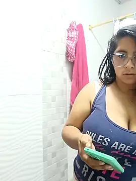 Snapshot of _Angelinaandrade_ chatting on November 2025 12:33:01 AM Angelinaandrade online show from November 2025 12:33:01 AM