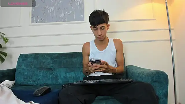 Lucian Davi online show from January 2025 12:05:02 PM