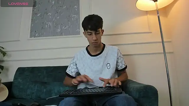 Lucian Davi online show from January 2025 12:37:01 PM