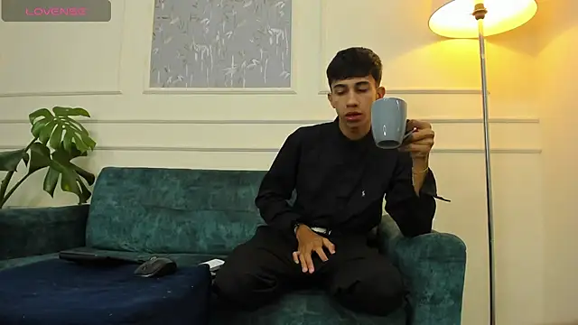 Lucian Davi online show from January 2025 12:59:01 PM