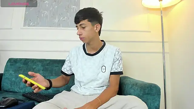 Lucian Davi online show from February 2025 12:09:02 PM