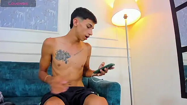 Lucian Davi online show from September 2025 04:02:02 AM