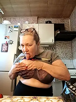 HelenaGlossX online show from February 2025 12:33:02 PM