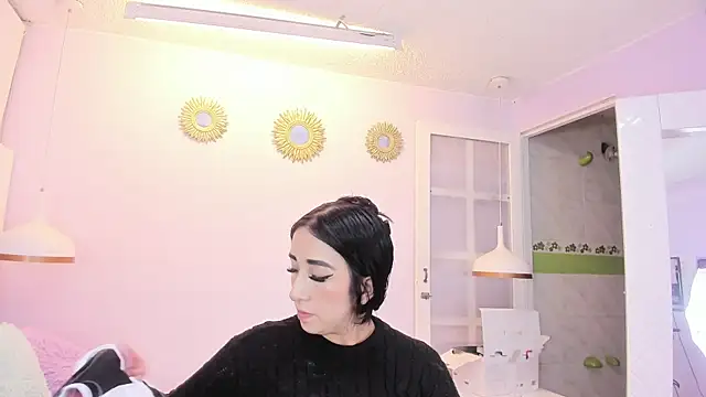 Snapshot of kaory_azumi chatting on October 2025 06:43:01 PM kaory azumi online show from October 2025 06:43:01 PM