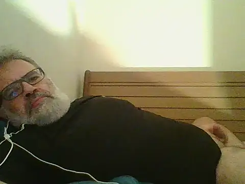 Snapshot of DockTVXXX chatting on November 2025 03:29:01 AM DockTVXXX online show from November 2025 03:29:01 AM