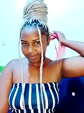 Snapshot of Sexxycheeks- chatting on March 2025 11:42:01 PM Sexxycheeks- online show from March 2025 11:42:01 PM