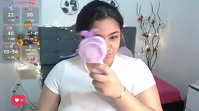 KathyGonzalez online show from December 2024 11:12:02 AM