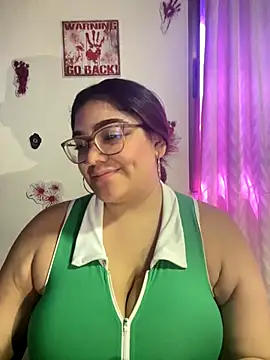 Snapshot of KathyGonzalez chatting on October 2025 01:45:01 PM KathyGonzalez online show from October 2025 01:45:01 PM