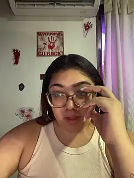 Snapshot of KathyGonzalez chatting on October 2025 11:29:01 AM KathyGonzalez online show from October 2025 11:29:01 AM