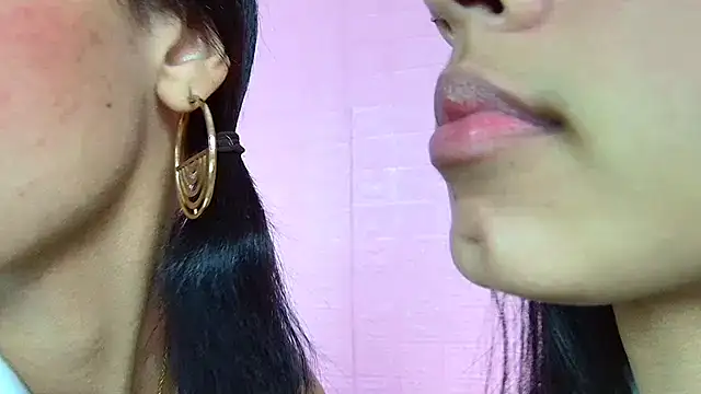 strawberrymia68 online show from January 2025 01:13:01 PM