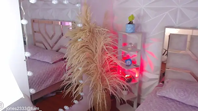 Jonesliam23 online show from September 2025 06:51:01 PM