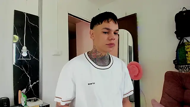 Jordyrodriiguez online show from November 2025 05:35:02 PM