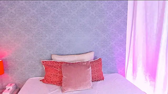 Snapshot of CatrinaRossi chatting on January 2025 08:09:01 PM CatrinaRossi online show from January 2025 08:09:01 PM