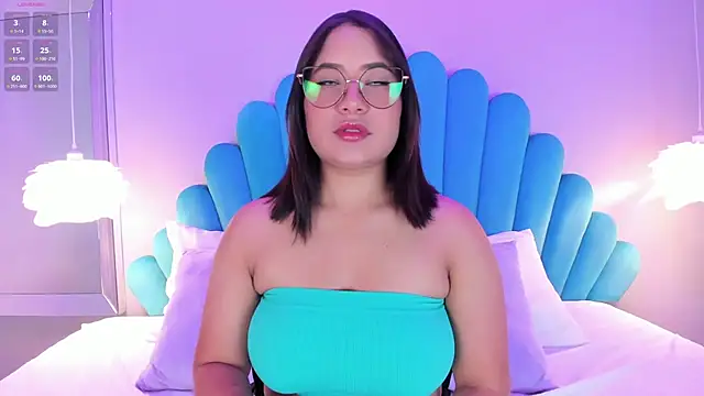 Snapshot of HannaKarson chatting on March 2025 11:40:02 AM HannaKarson online show from March 2025 11:40:02 AM