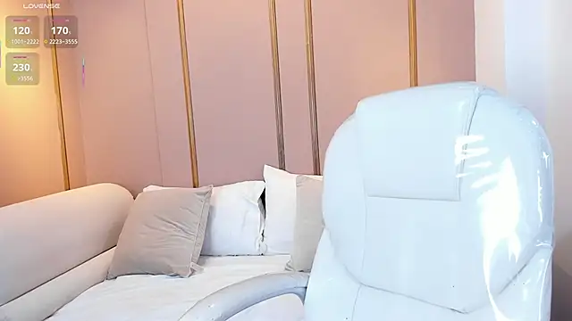 Snapshot of HannaKarson chatting on October 2025 11:43:01 AM HannaKarson online show from October 2025 11:43:01 AM