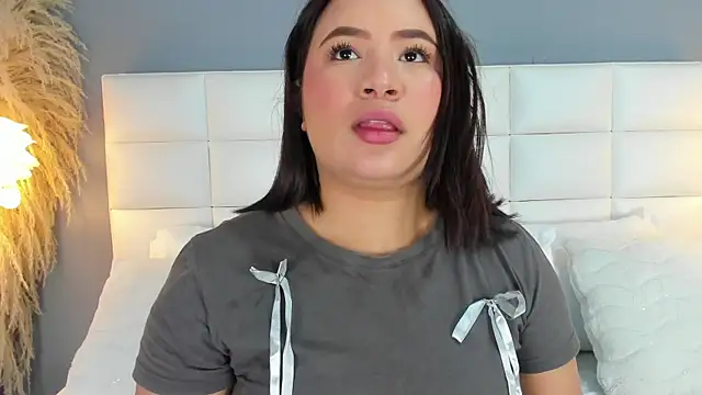 Snapshot of HannaKarson chatting on November 2025 11:31:01 AM HannaKarson online show from November 2025 11:31:01 AM