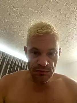 Snapshot of FrankieKentucky chatting on November 2025 04:17:01 PM FrankieKentucky online show from November 2025 04:17:01 PM