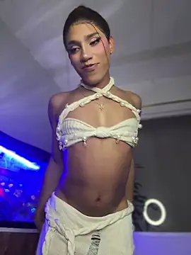 Snapshot of Emaa- chatting on November 2025 11:04:02 PM Emaa- online show from November 2025 11:04:02 PM