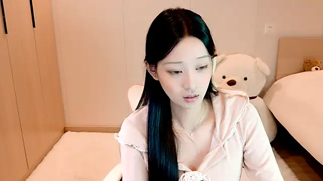 Snapshot of Xueb_J chatting on December 2024 10:39:02 AM Xueb J online show from December 2024 10:39:02 AM