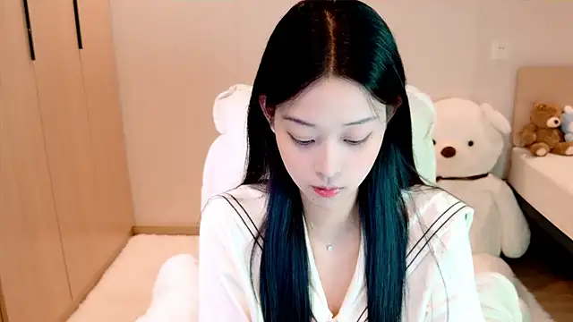 Snapshot of Xueb_J chatting on January 2025 06:39:01 AM Xueb J online show from January 2025 06:39:01 AM