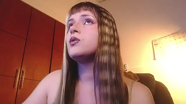 Snapshot of NEXT_DOOR_GIRL_ chatting on October 2025 10:05:01 PM NEXT DOOR GIRL online show from October 2025 10:05:01 PM