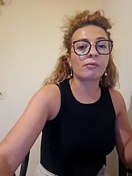 Selenna emma online show from October 2025 07:24:01 PM