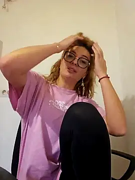 Selenna emma online show from October 2025 03:13:01 PM