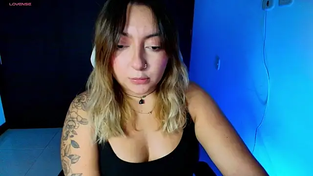 miaawild online show from December 2025 12:14:02 PM