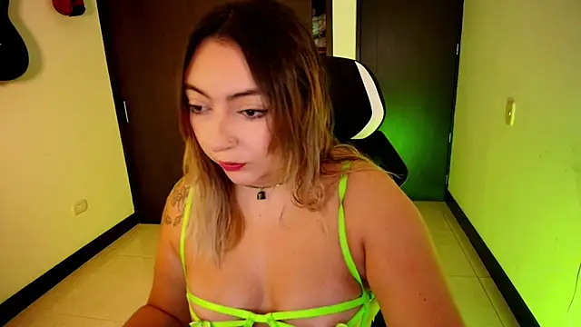 miaawild online show from December 2025 02:47:01 PM